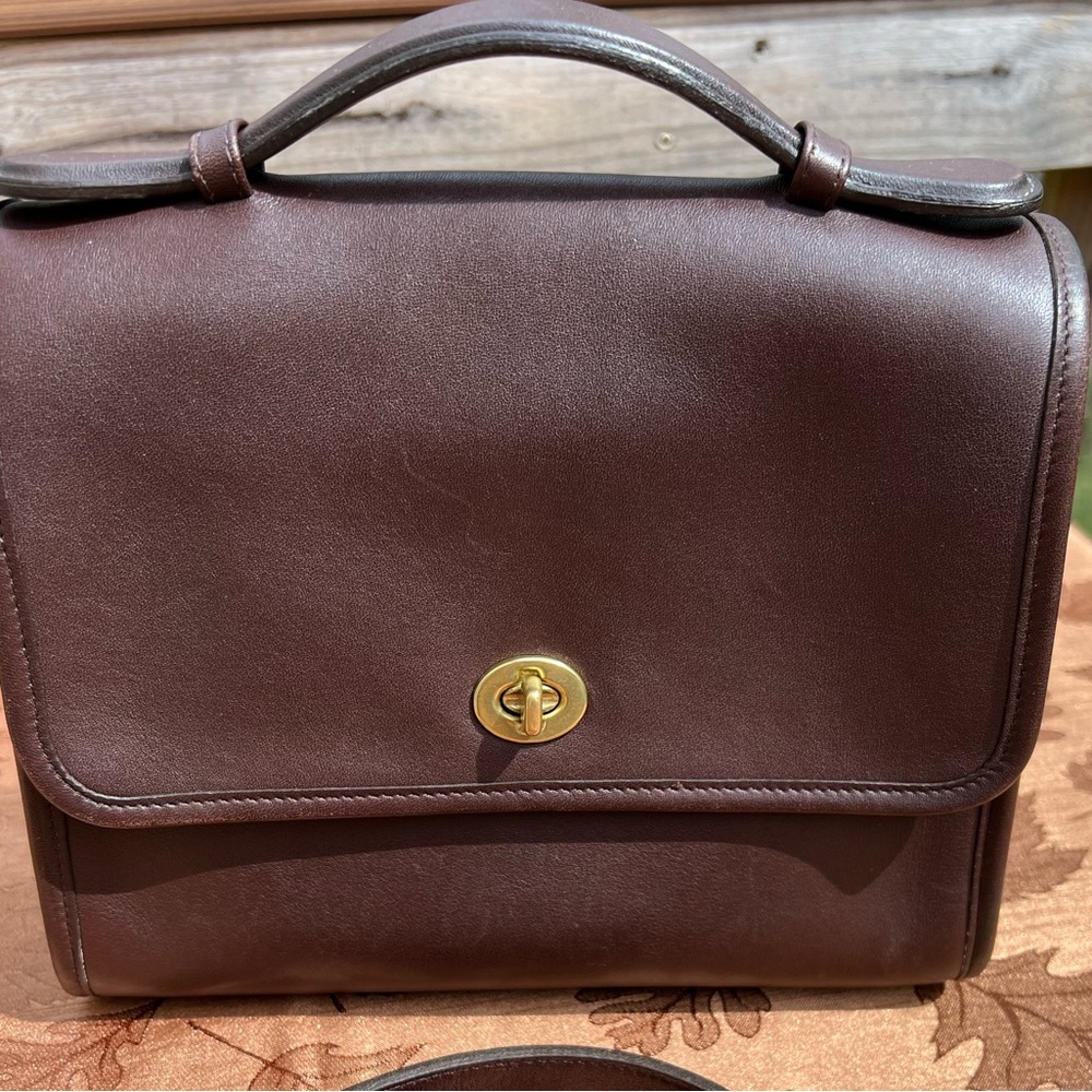 Vintage Coach Court bag, 2002, Costa Rica.  Style 9870.  New-adjacent!!!